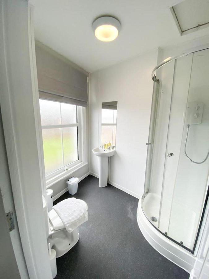 Oyo Studiotel Hartlepool Bagian luar foto