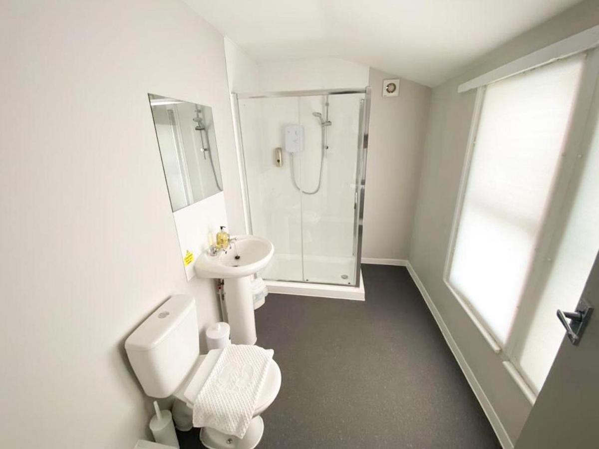 Oyo Studiotel Hartlepool Bagian luar foto